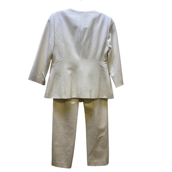 NWT Chicos Ecru Two-Piece Suit Blazer & Trousers Size 0 - Picture 2 of 13